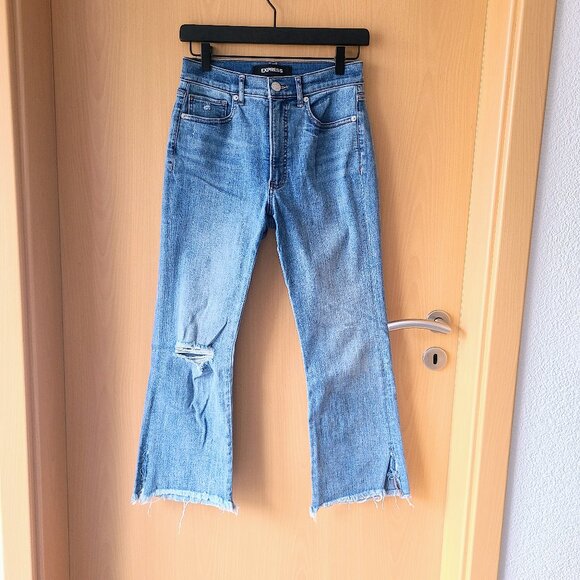 Express Perfect Stretch Denim Cropped High Rise Frayed Hem Ankle Flare Jeans 4 - Picture 3 of 14
